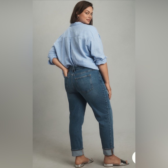 Good American Weekender High Rise Cuffed Jeans. Size 10 - Picture 4 of 8